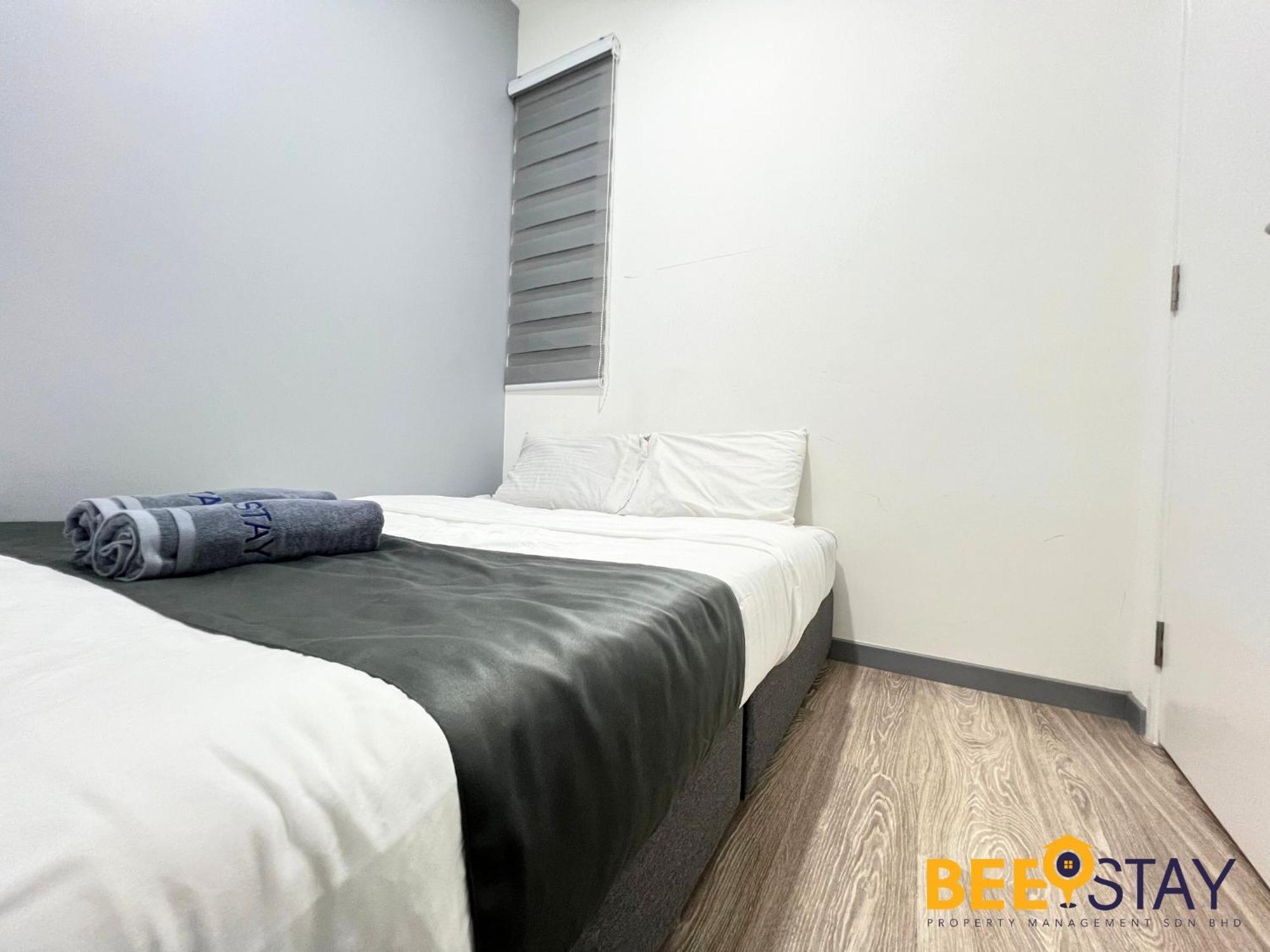 United Point Pool View 8 Pax Walking Distance To Mall * Kuala Lumpur