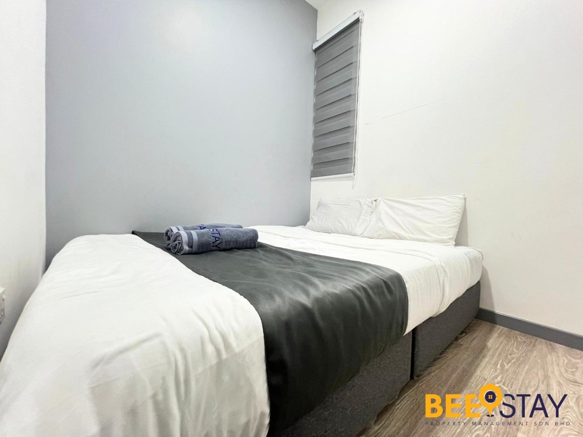 United Point Pool View 8 Pax Walking Distance To Mall * Kuala Lumpur