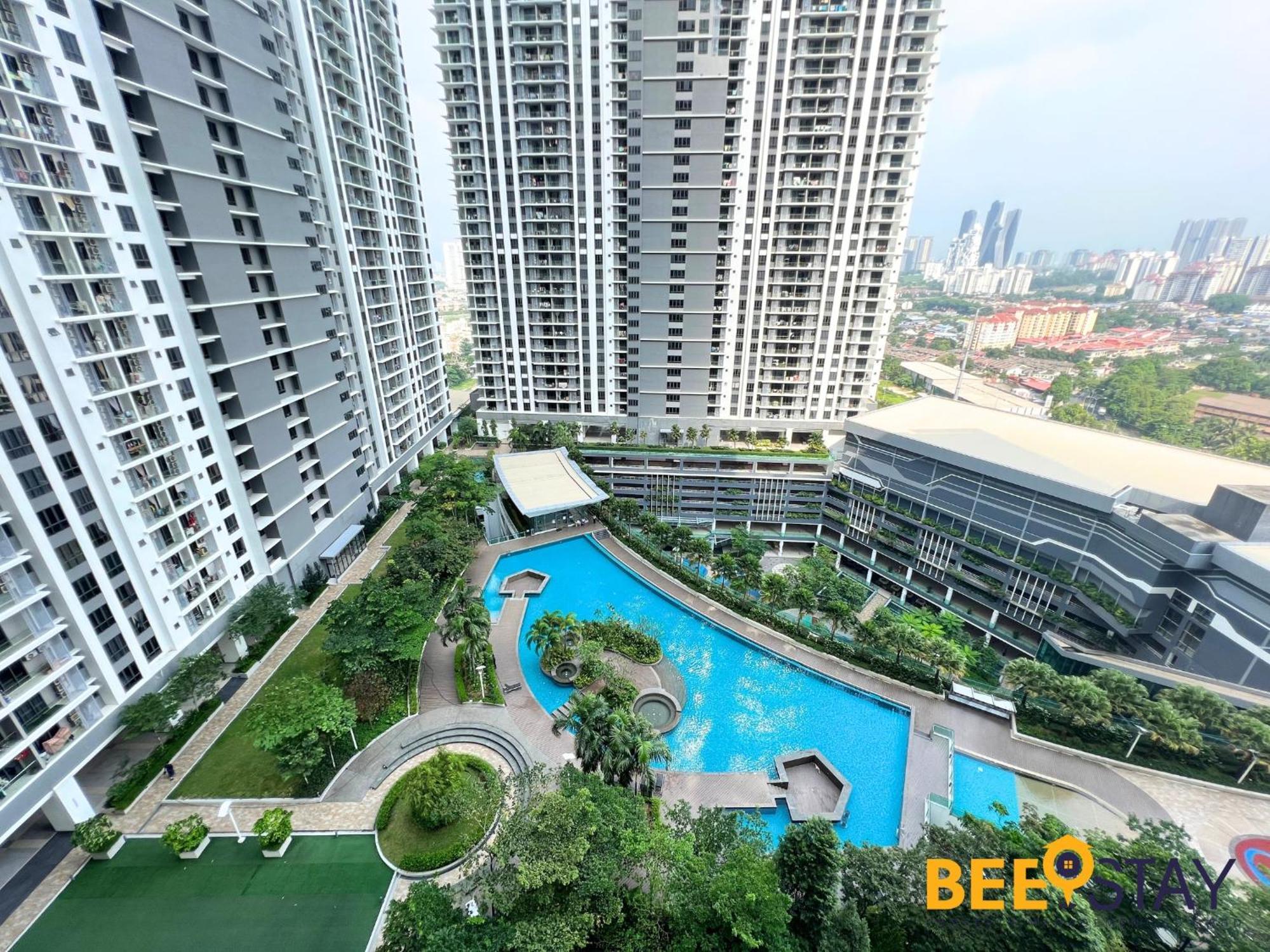 United Point Pool View 8 Pax Walking Distance To Mall Kuala Lumpur